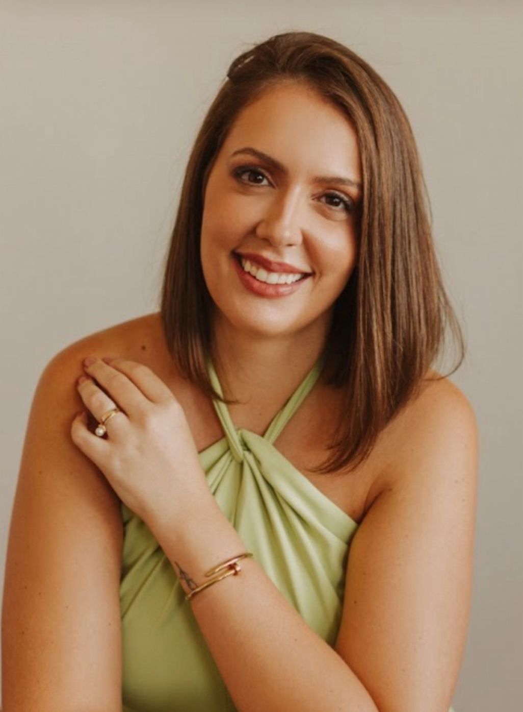 Dra. Amanda Cozorio Tavares 