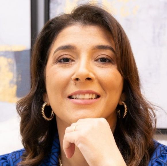 Dra. Andrea Campos Idaló Saurin