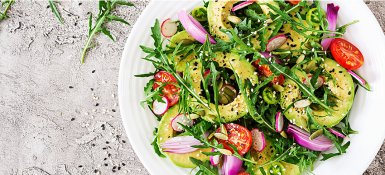 É possível (e não perigoso) criar uma criança vegana?