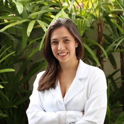 Dra. Talita Sampaio Angimahtz