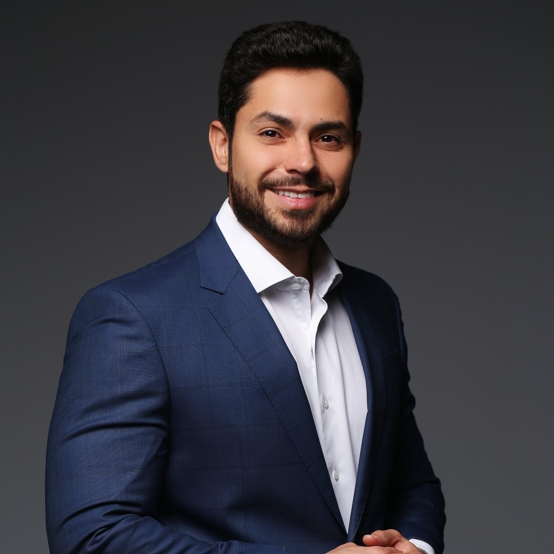 Dr. Adriano Guimarães Reis