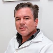 Dr. Vitor Giacomini Flosi