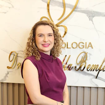 Dra. Manuella Munhoz Bemfica