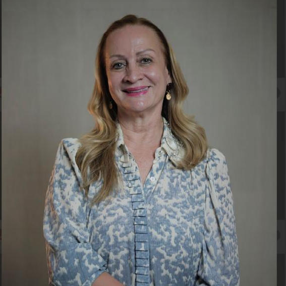 Dra. Eloisa Lopes da Silva Alvarenga