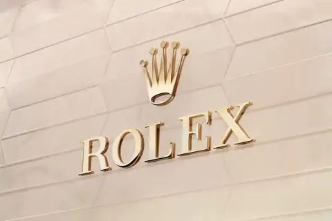 corners-keep-exploring-discover-rolex-shoot_shop_geneva_retail_campaign_logo_pub-2-iso_01