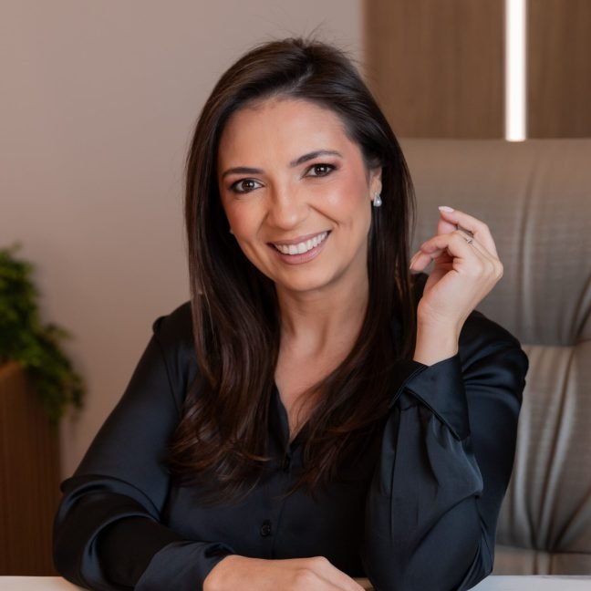 Dra. Angélica Surraila Gomes